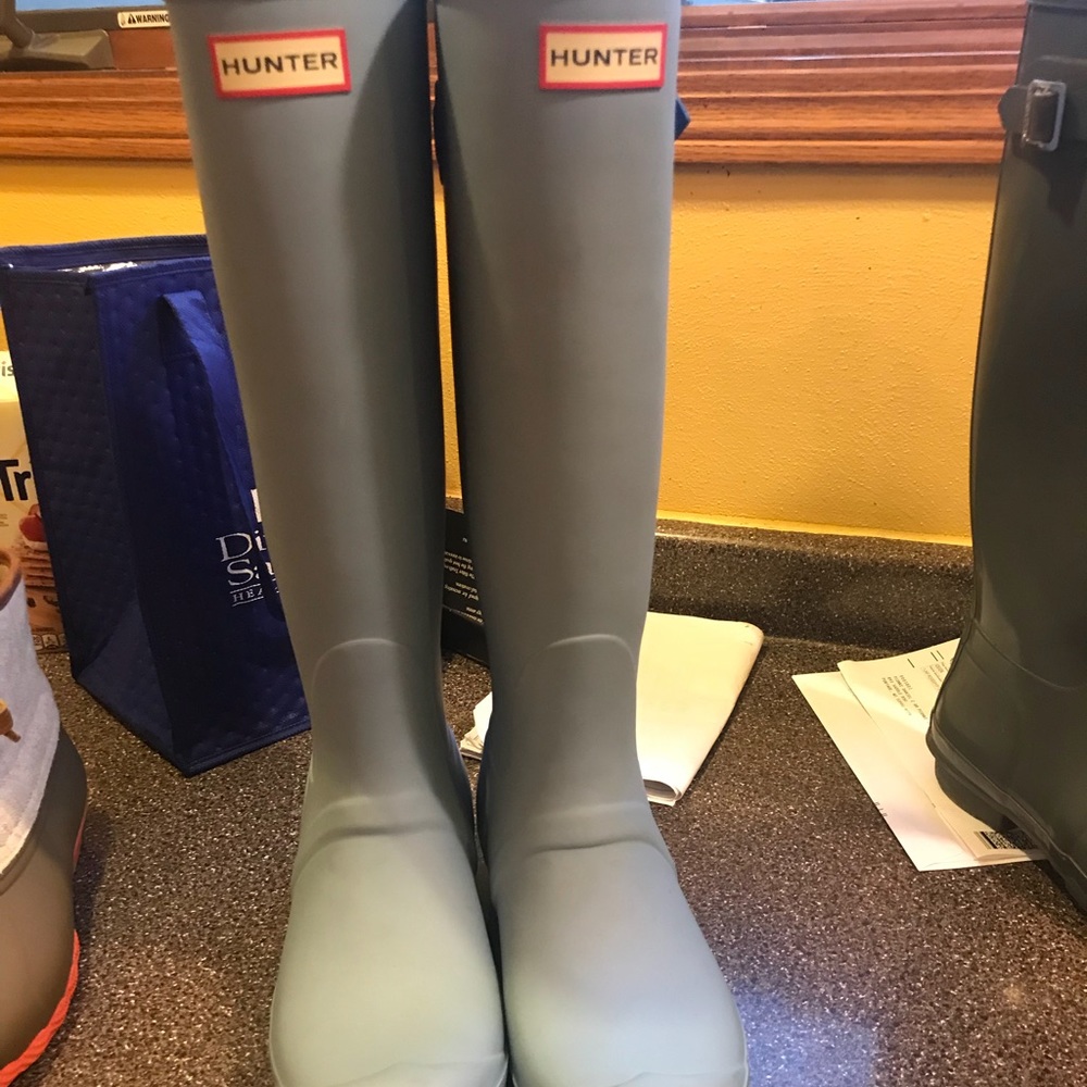 Two tone adjustable hunter rain boot